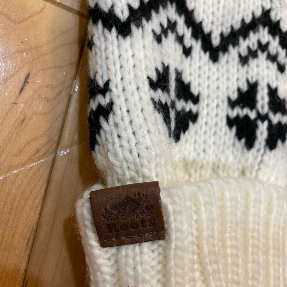 Roots Nordic Winter Acrylic Mittens NWOT - Picture 3 of 5